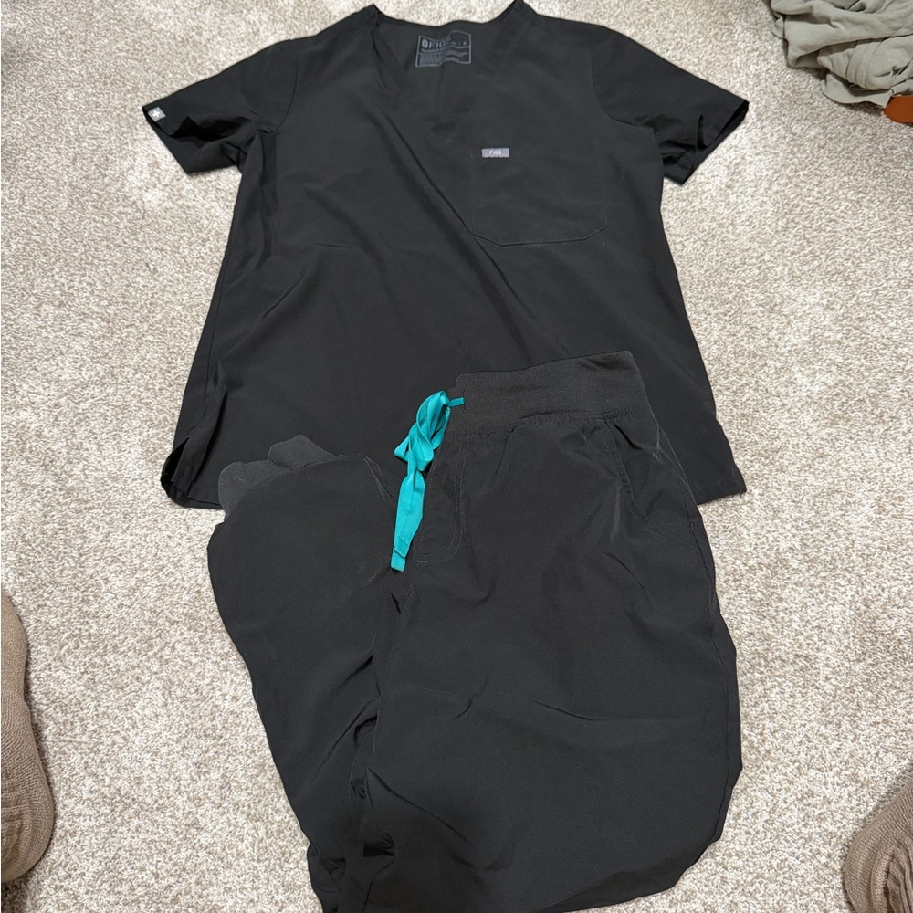 Figs Women's Technical collection Black Scrub Set with Teal Drawstring
